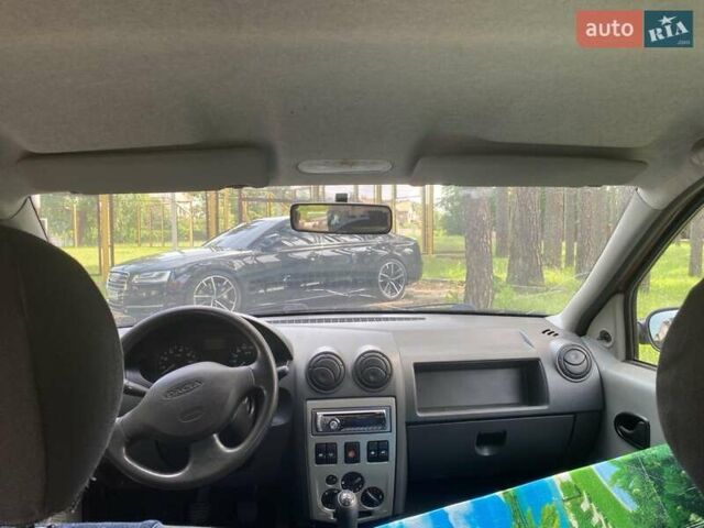 Красный Дачия Логан, объемом двигателя 1.6 л и пробегом 196 тыс. км за 5000 $, фото 1 на Automoto.ua