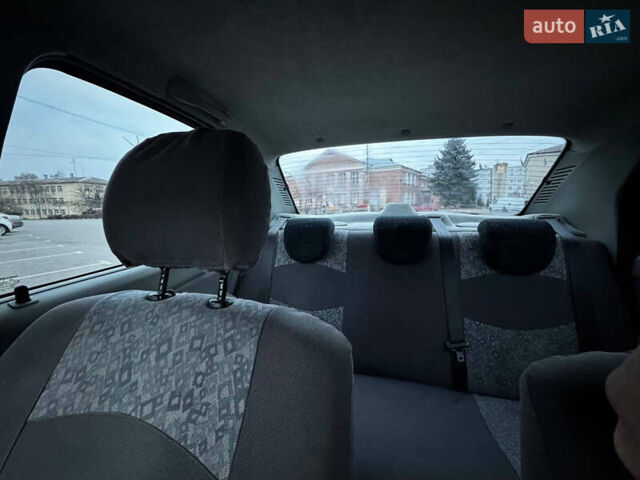 Красный Дачия Логан, объемом двигателя 1.4 л и пробегом 214 тыс. км за 3250 $, фото 34 на Automoto.ua