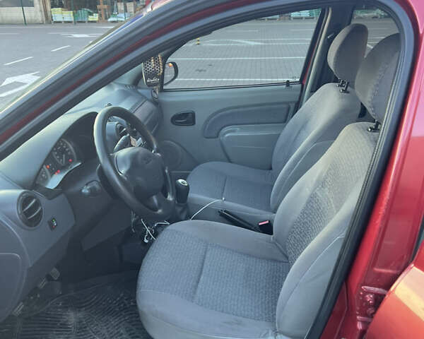 Красный Дачия Логан, объемом двигателя 1.6 л и пробегом 260 тыс. км за 3200 $, фото 9 на Automoto.ua