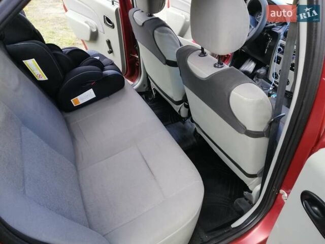 Красный Дачия Логан, объемом двигателя 1.4 л и пробегом 197 тыс. км за 2690 $, фото 18 на Automoto.ua