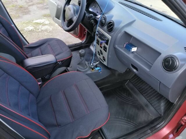 Червоний Дачія Logan, об'ємом двигуна 1.4 л та пробігом 198 тис. км за 2700 $, фото 9 на Automoto.ua