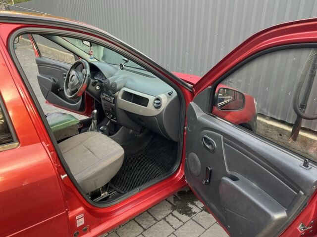 Червоний Дачія Logan, об'ємом двигуна 1.4 л та пробігом 321 тис. км за 3800 $, фото 6 на Automoto.ua