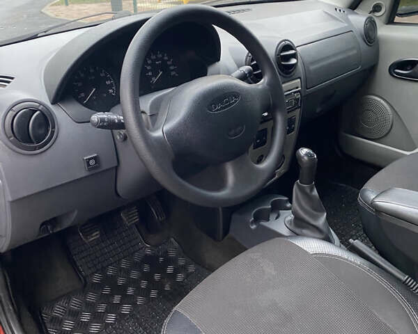 Червоний Дачія Logan, об'ємом двигуна 1.6 л та пробігом 205 тис. км за 3800 $, фото 7 на Automoto.ua