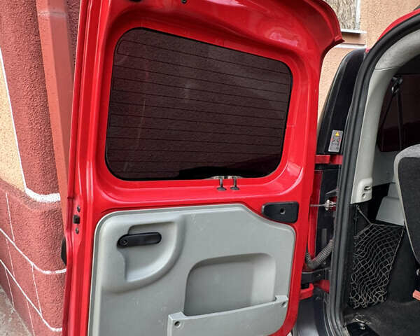 Красный Дачия Логан, объемом двигателя 1.5 л и пробегом 320 тыс. км за 5500 $, фото 20 на Automoto.ua