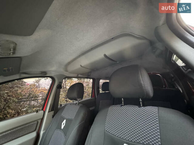 Красный Дачия Логан, объемом двигателя 1.5 л и пробегом 320 тыс. км за 5500 $, фото 5 на Automoto.ua