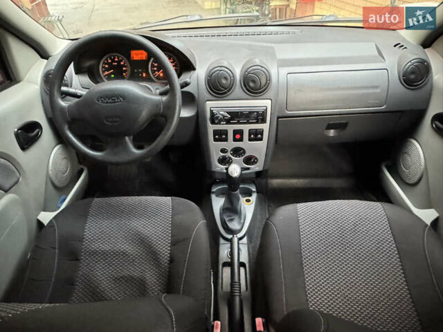 Красный Дачия Логан, объемом двигателя 1.5 л и пробегом 320 тыс. км за 5500 $, фото 12 на Automoto.ua