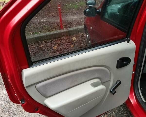 Красный Дачия Логан, объемом двигателя 1.4 л и пробегом 177 тыс. км за 4000 $, фото 6 на Automoto.ua