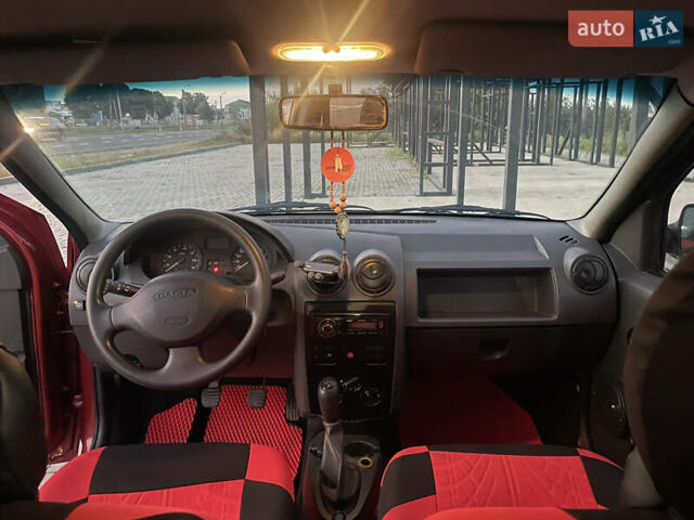 Красный Дачия Логан, объемом двигателя 1.6 л и пробегом 220 тыс. км за 4300 $, фото 8 на Automoto.ua