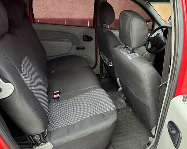 Красный Дачия Логан, объемом двигателя 1.5 л и пробегом 320 тыс. км за 5500 $, фото 22 на Automoto.ua