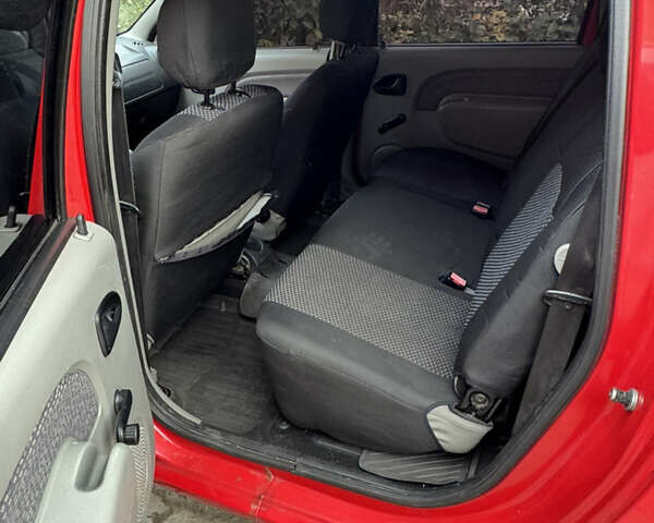 Красный Дачия Логан, объемом двигателя 1.5 л и пробегом 320 тыс. км за 5500 $, фото 10 на Automoto.ua