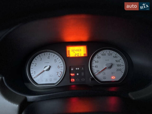 Красный Дачия Логан, объемом двигателя 1.4 л и пробегом 324 тыс. км за 3100 $, фото 21 на Automoto.ua