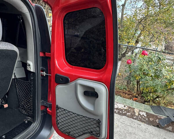 Красный Дачия Логан, объемом двигателя 1.5 л и пробегом 320 тыс. км за 5500 $, фото 19 на Automoto.ua