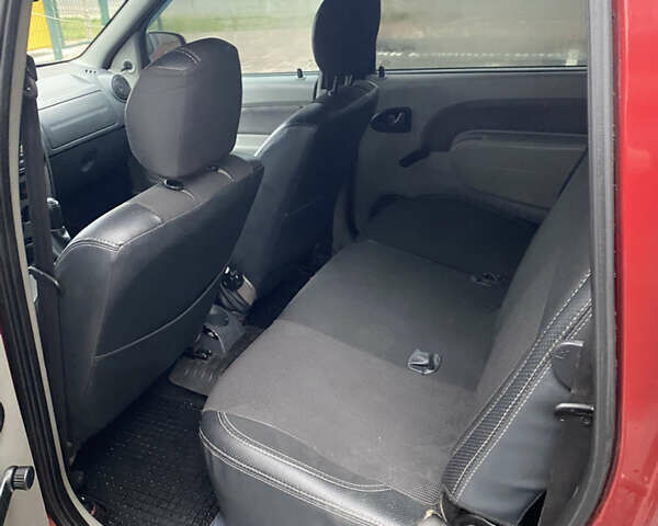 Червоний Дачія Logan, об'ємом двигуна 1.6 л та пробігом 205 тис. км за 3800 $, фото 8 на Automoto.ua