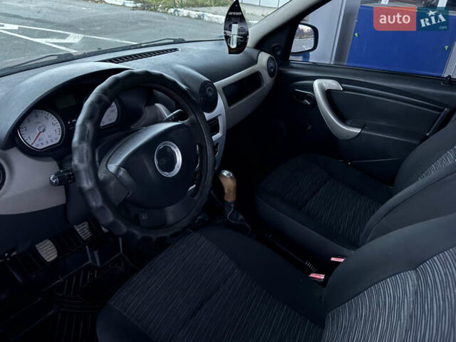 Красный Дачия Логан, объемом двигателя 1.4 л и пробегом 324 тыс. км за 3100 $, фото 16 на Automoto.ua