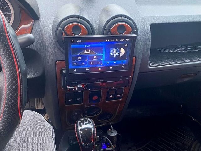 Красный Дачия Логан, объемом двигателя 1.4 л и пробегом 399 тыс. км за 4000 $, фото 11 на Automoto.ua