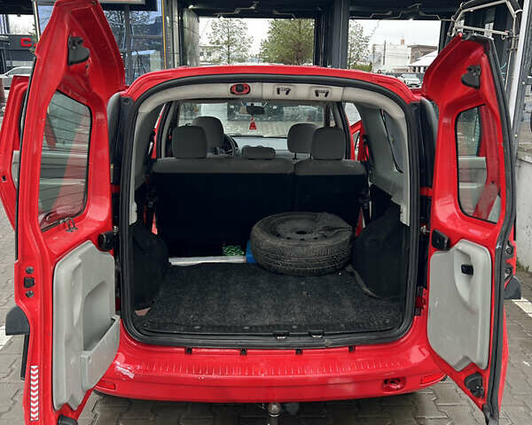 Червоний Дачія Logan, об'ємом двигуна 1.4 л та пробігом 267 тис. км за 4400 $, фото 6 на Automoto.ua