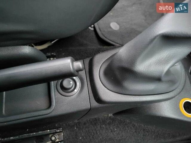 Красный Дачия Логан, объемом двигателя 1.6 л и пробегом 162 тыс. км за 4900 $, фото 8 на Automoto.ua