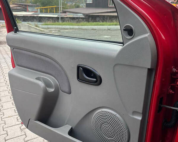 Красный Дачия Логан, объемом двигателя 1.5 л и пробегом 157 тыс. км за 4399 $, фото 23 на Automoto.ua