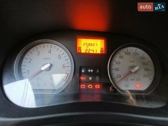 Красный Дачия Логан, объемом двигателя 1.6 л и пробегом 280 тыс. км за 3950 $, фото 18 на Automoto.ua