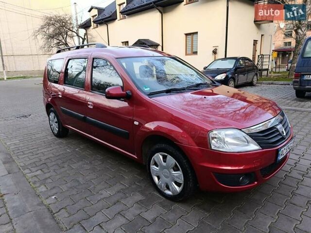 Красный Дачия Логан, объемом двигателя 1.6 л и пробегом 280 тыс. км за 3950 $, фото 2 на Automoto.ua