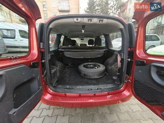 Красный Дачия Логан, объемом двигателя 1.6 л и пробегом 280 тыс. км за 3950 $, фото 22 на Automoto.ua