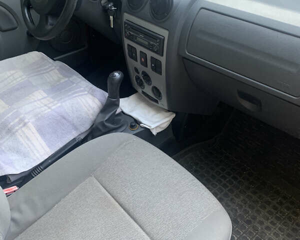 Червоний Дачія Logan, об'ємом двигуна 1.6 л та пробігом 242 тис. км за 4650 $, фото 3 на Automoto.ua