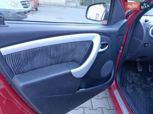 Красный Дачия Логан, объемом двигателя 1.6 л и пробегом 280 тыс. км за 3950 $, фото 19 на Automoto.ua