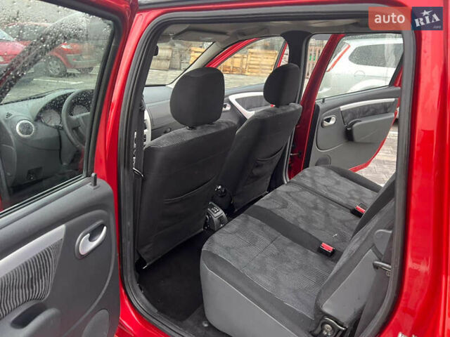Красный Дачия Логан, объемом двигателя 1.6 л и пробегом 255 тыс. км за 5650 $, фото 11 на Automoto.ua
