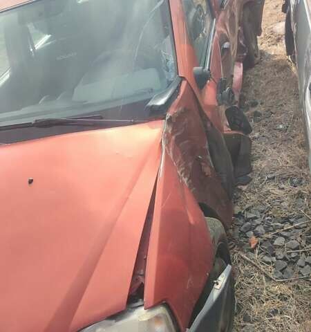 Красный Дачия Логан, объемом двигателя 1.6 л и пробегом 180 тыс. км за 2100 $, фото 3 на Automoto.ua