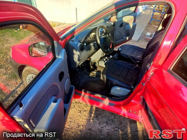 Красный Дачия Логан, объемом двигателя 1.5 л и пробегом 282 тыс. км за 4500 $, фото 3 на Automoto.ua