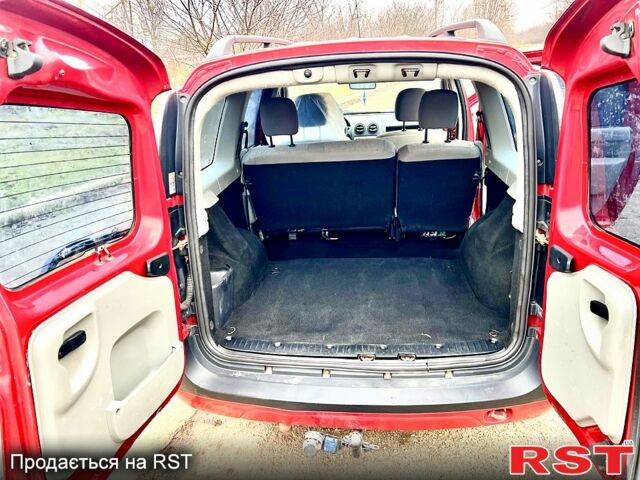 Червоний Дачія Logan, об'ємом двигуна 1.6 л та пробігом 175 тис. км за 5200 $, фото 10 на Automoto.ua