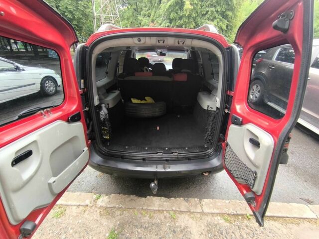 Красный Дачия Логан, объемом двигателя 1.6 л и пробегом 228 тыс. км за 4400 $, фото 8 на Automoto.ua