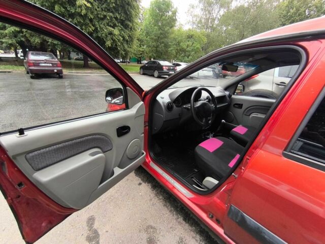 Красный Дачия Логан, объемом двигателя 1.6 л и пробегом 228 тыс. км за 4400 $, фото 10 на Automoto.ua