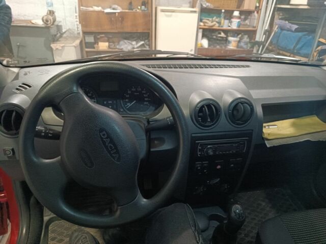 Червоний Дачія Logan, об'ємом двигуна 1.6 л та пробігом 63 тис. км за 5800 $, фото 7 на Automoto.ua