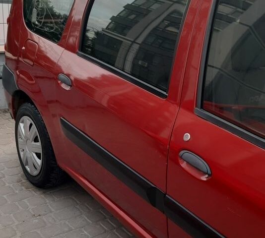 Красный Дачия Логан, объемом двигателя 1.6 л и пробегом 152 тыс. км за 3500 $, фото 8 на Automoto.ua