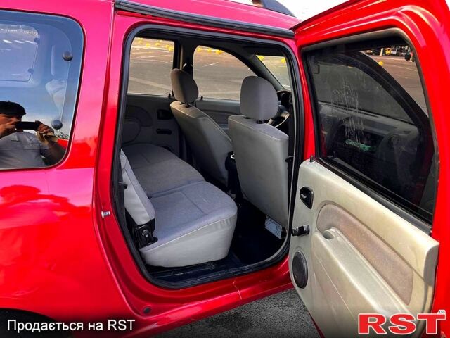 Червоний Дачія Logan, об'ємом двигуна 1.6 л та пробігом 140 тис. км за 3800 $, фото 3 на Automoto.ua