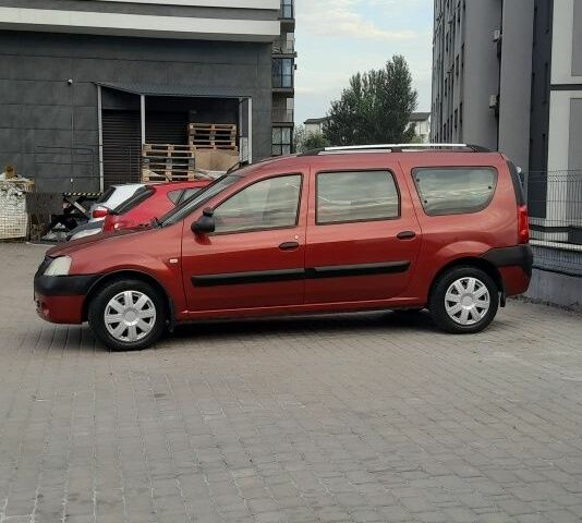 Красный Дачия Логан, объемом двигателя 1.6 л и пробегом 152 тыс. км за 3500 $, фото 7 на Automoto.ua