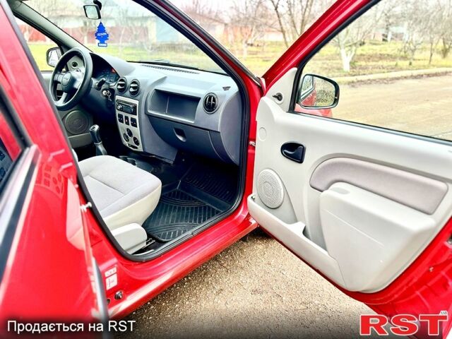 Червоний Дачія Logan, об'ємом двигуна 1.6 л та пробігом 175 тис. км за 5200 $, фото 5 на Automoto.ua