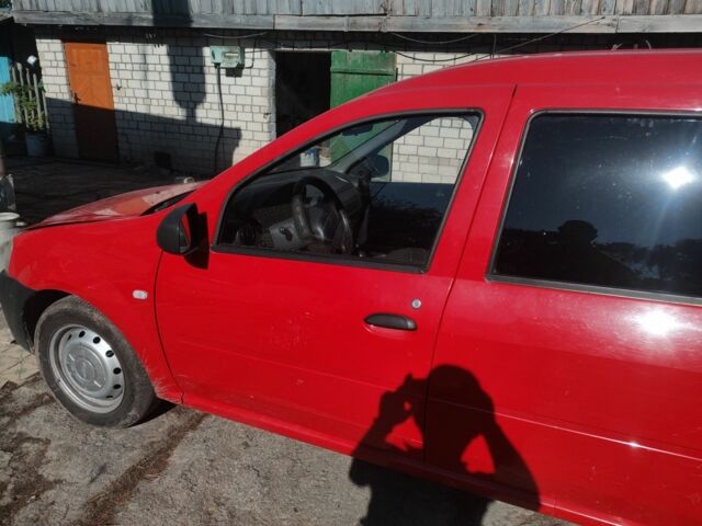 Красный Дачия Логан, объемом двигателя 1.4 л и пробегом 120 тыс. км за 3800 $, фото 5 на Automoto.ua