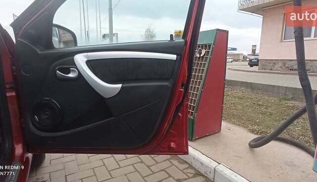 Красный Дачия Логан, объемом двигателя 1.5 л и пробегом 310 тыс. км за 5200 $, фото 10 на Automoto.ua