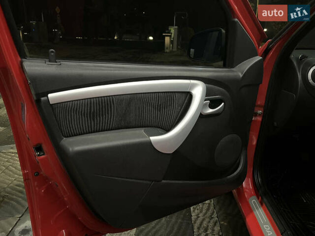 Красный Дачия Логан, объемом двигателя 1.6 л и пробегом 168 тыс. км за 5350 $, фото 21 на Automoto.ua