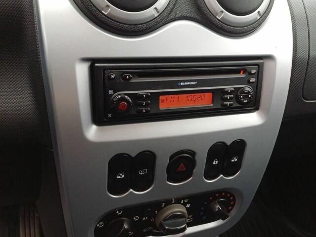 Червоний Дачія Logan, об'ємом двигуна 1.6 л та пробігом 159 тис. км за 5850 $, фото 15 на Automoto.ua