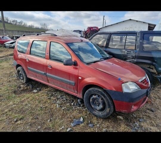 Красный Дачия Логан, объемом двигателя 1.6 л и пробегом 280 тыс. км за 2200 $, фото 2 на Automoto.ua