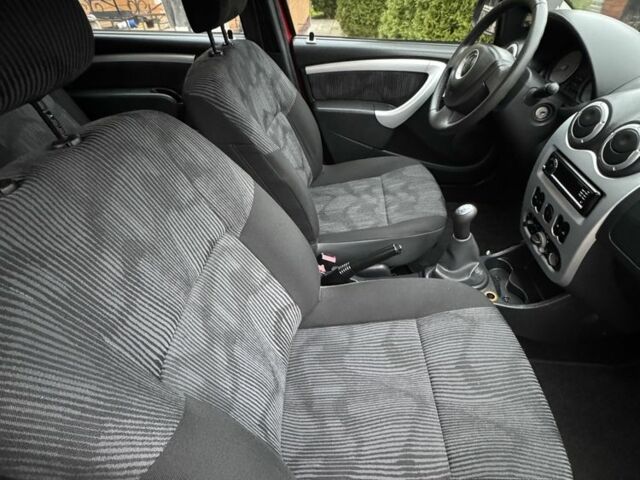 Красный Дачия Логан, объемом двигателя 1.6 л и пробегом 174 тыс. км за 5999 $, фото 13 на Automoto.ua