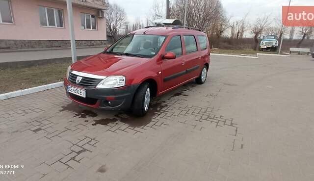 Красный Дачия Логан, объемом двигателя 1.5 л и пробегом 310 тыс. км за 5200 $, фото 1 на Automoto.ua