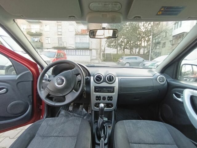 Красный Дачия Логан, объемом двигателя 1.6 л и пробегом 258 тыс. км за 3950 $, фото 18 на Automoto.ua