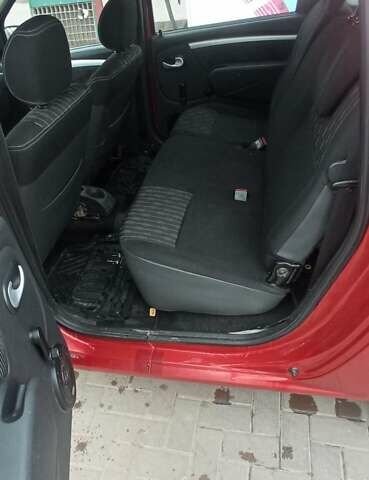 Красный Дачия Логан, объемом двигателя 1.5 л и пробегом 310 тыс. км за 5200 $, фото 6 на Automoto.ua