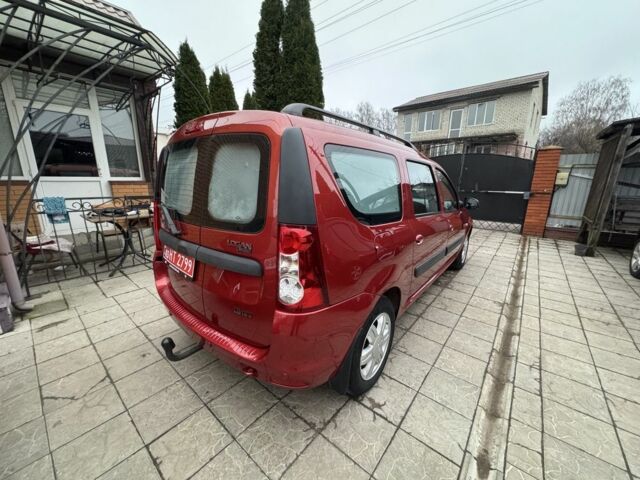 Красный Дачия Логан, объемом двигателя 1.6 л и пробегом 174 тыс. км за 5999 $, фото 3 на Automoto.ua