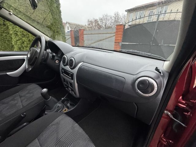 Красный Дачия Логан, объемом двигателя 1.6 л и пробегом 174 тыс. км за 5999 $, фото 7 на Automoto.ua