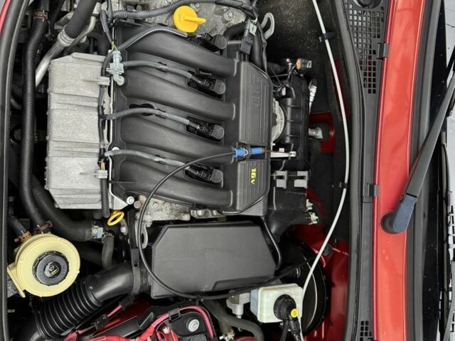 Красный Дачия Логан, объемом двигателя 1.6 л и пробегом 174 тыс. км за 5999 $, фото 4 на Automoto.ua